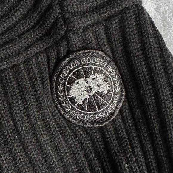 Canada Goose Mackenzie Sweater - Picture 9 of 11